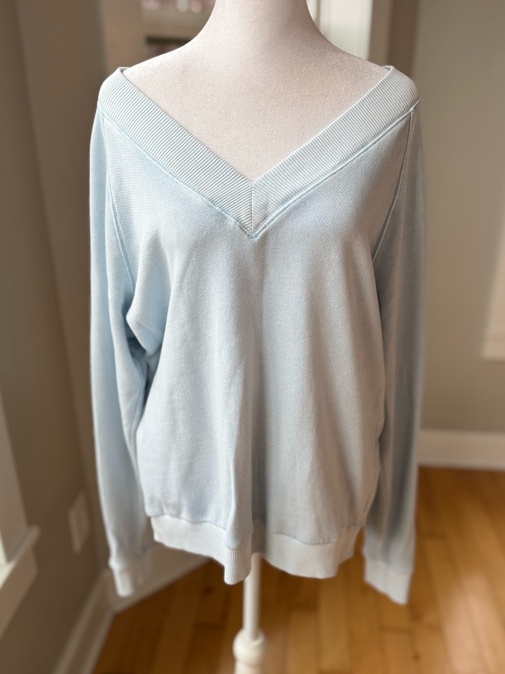Universal Thread Light Blue Wide V-Neck Off the Shoulder Pullover Sweatshirt S